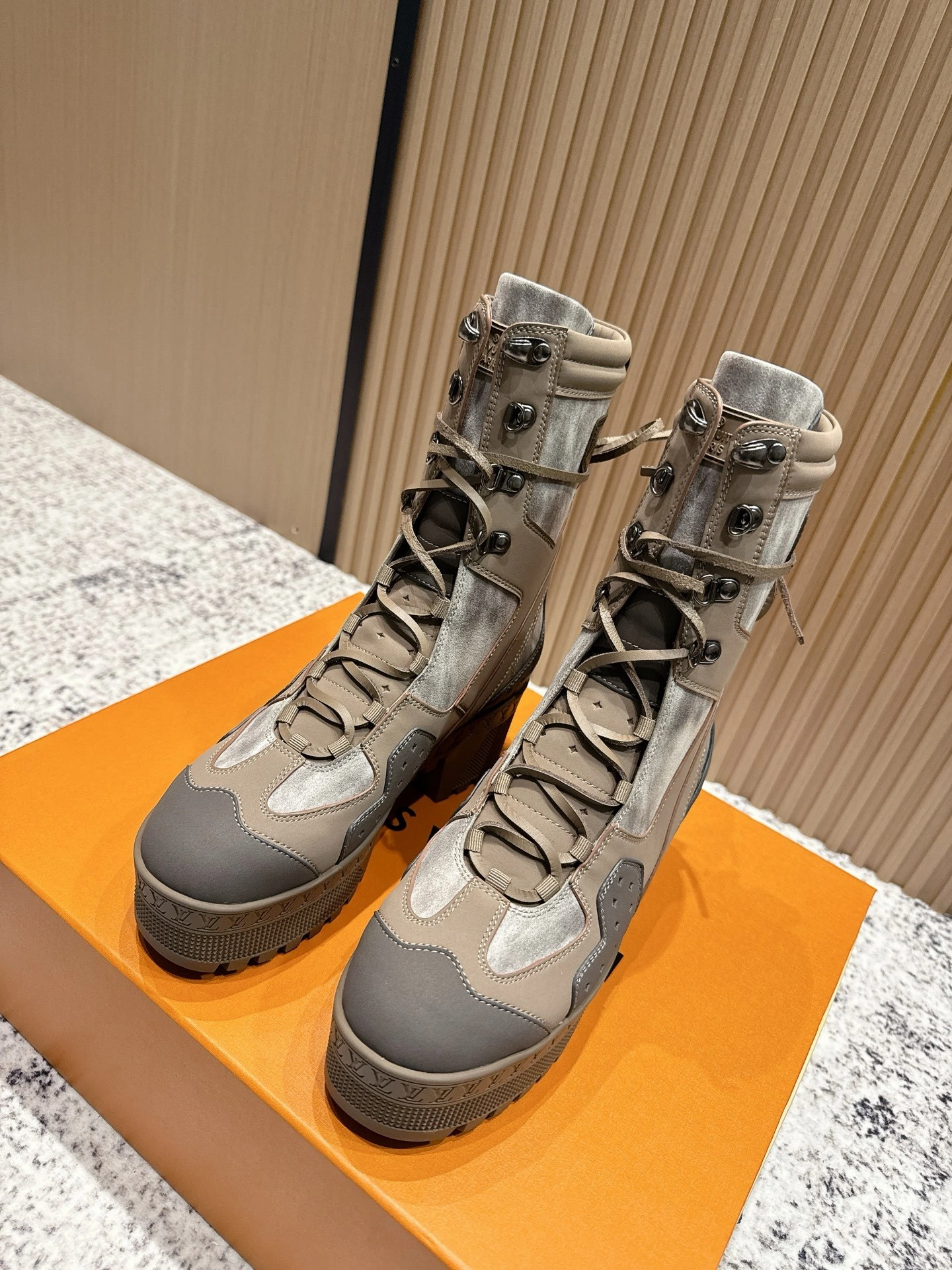 COCO-- 8V 1AISC3 cowhide Heel height ：7cm Waterproof：3.5cm item:E-X362J2912